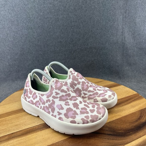 Oofos Shoes Womens Size 6.5 OOmg eeZee Low Slip On Rose Leopard Recovery Sneaker - Picture 2 of 10